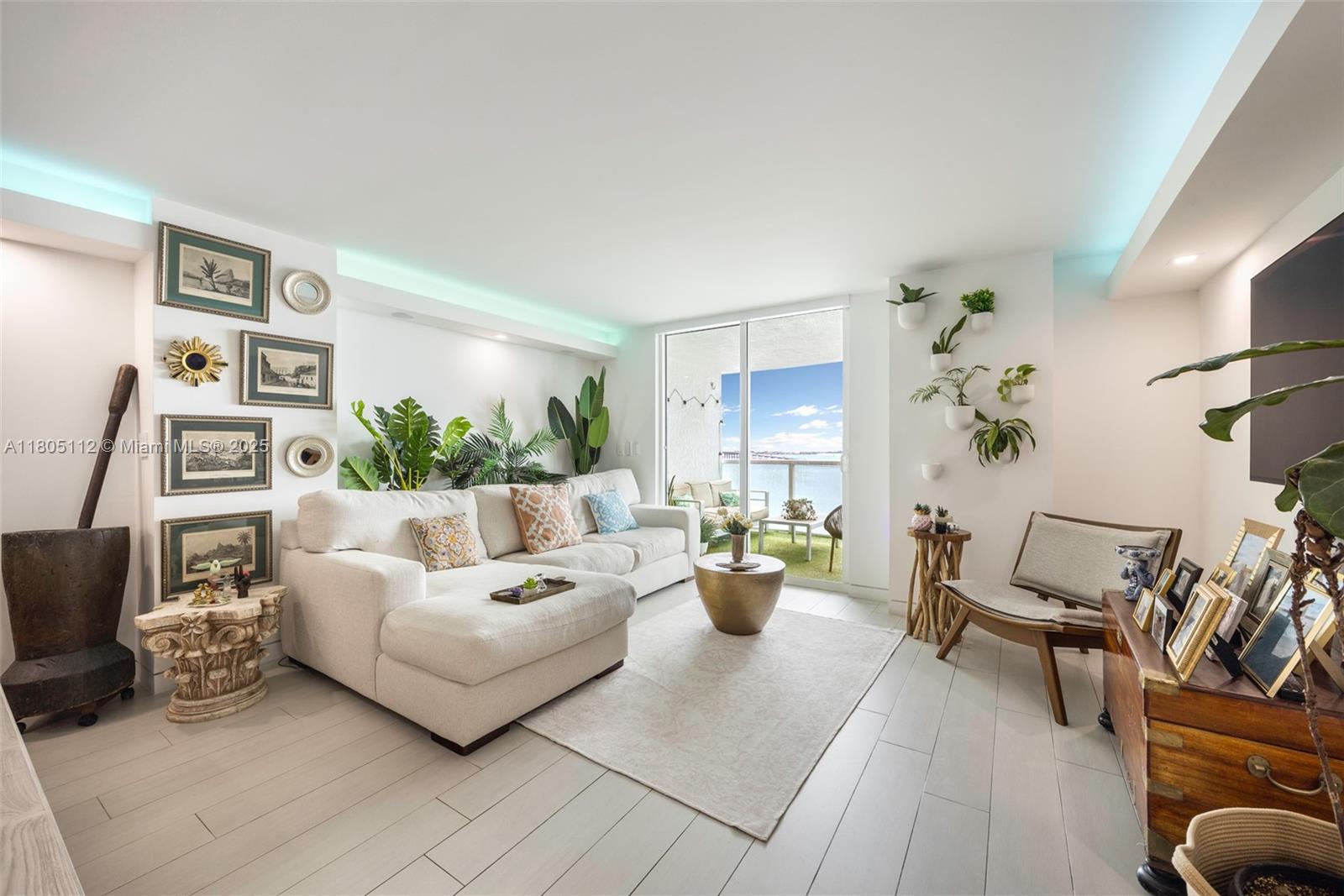 2101 Brickell Ave 807, Miami, Broward County, Florida - 2 Bedrooms  
2 Bathrooms - 
