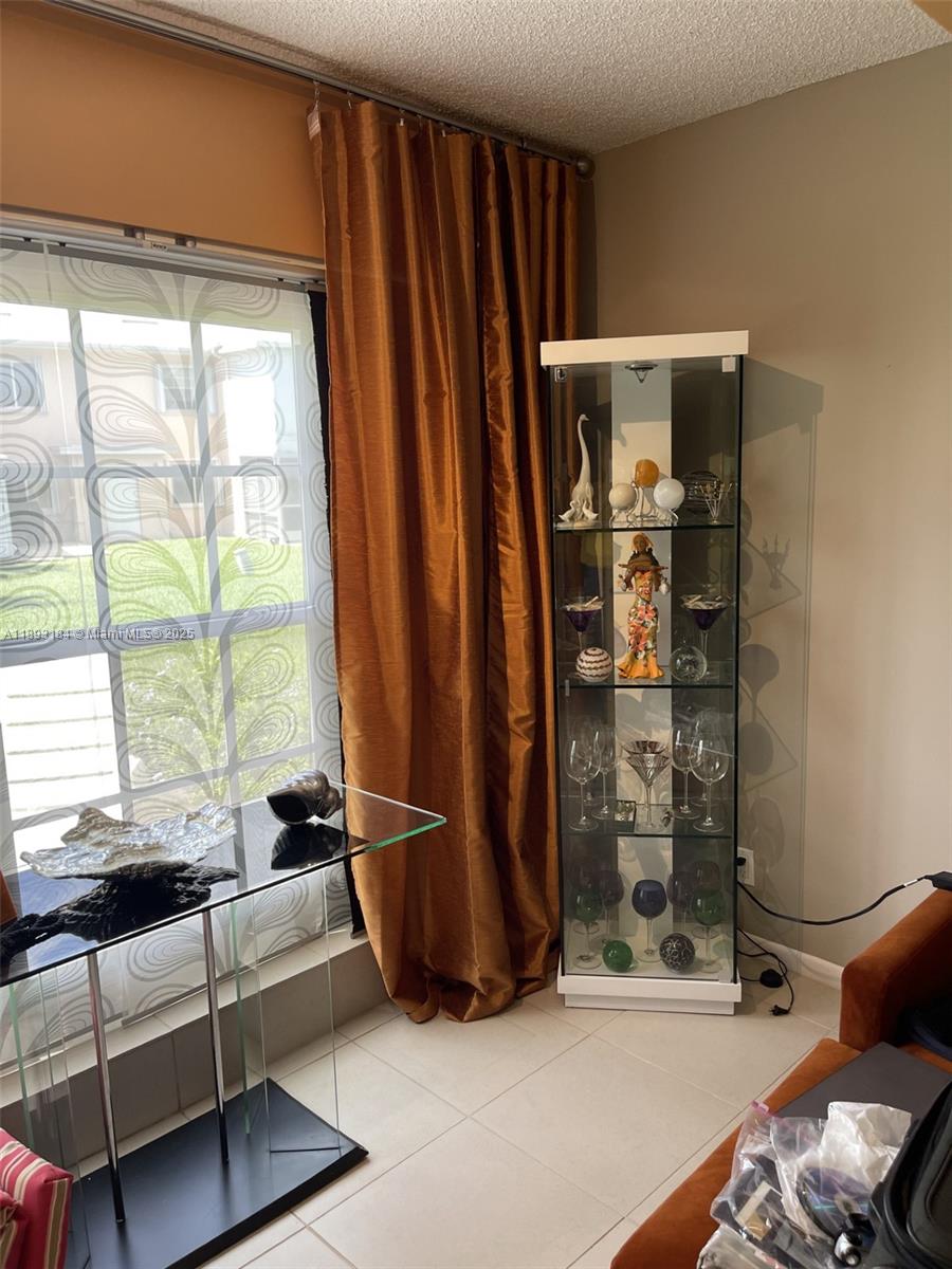 PINES OF DELRAY NORTH CON - Residential Lease