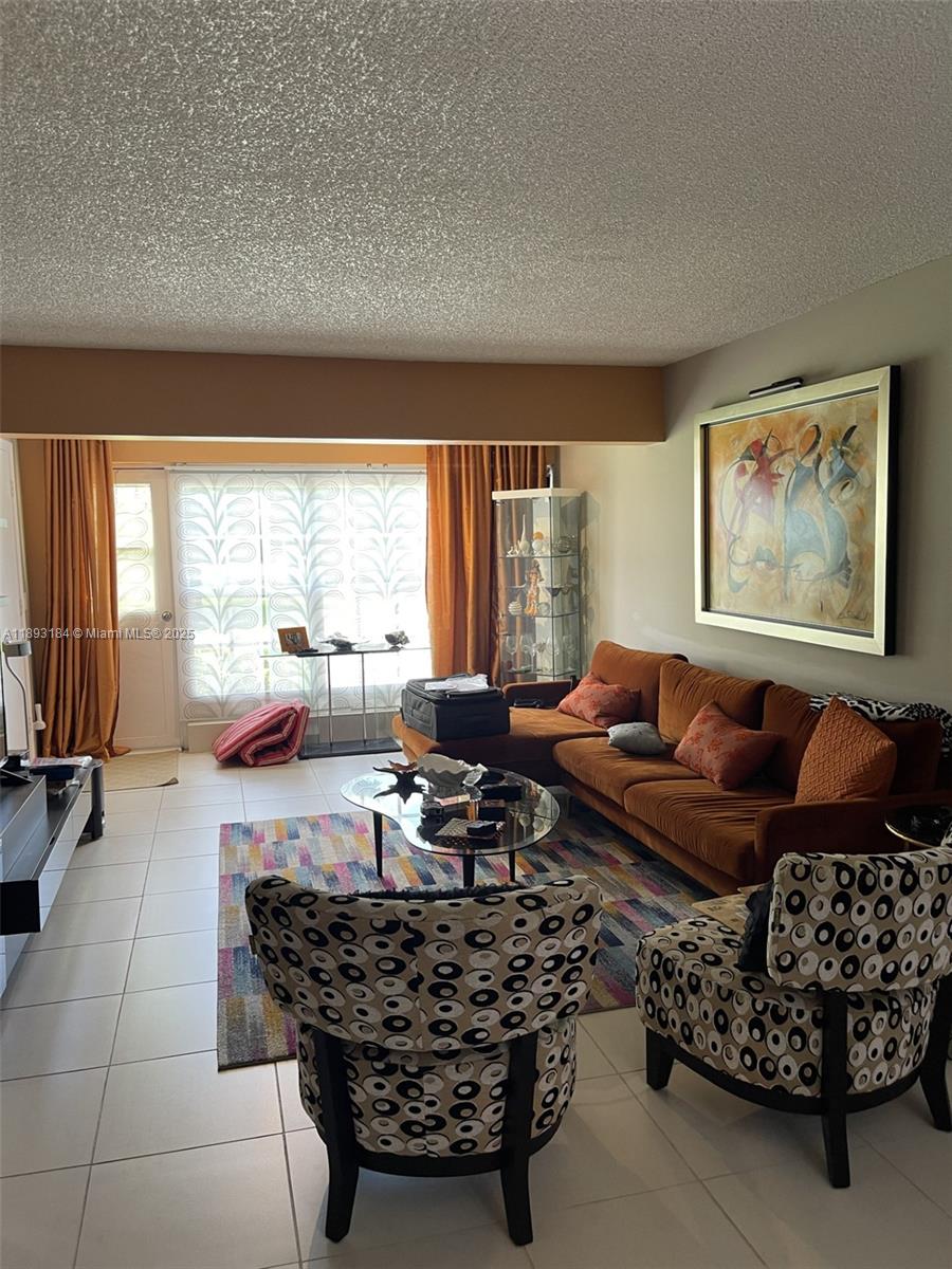 PINES OF DELRAY NORTH CON - Residential Lease