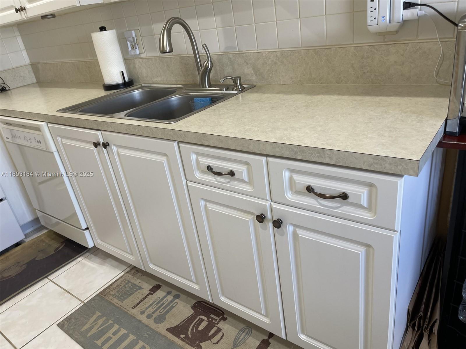 PINES OF DELRAY NORTH CON - Residential Lease
