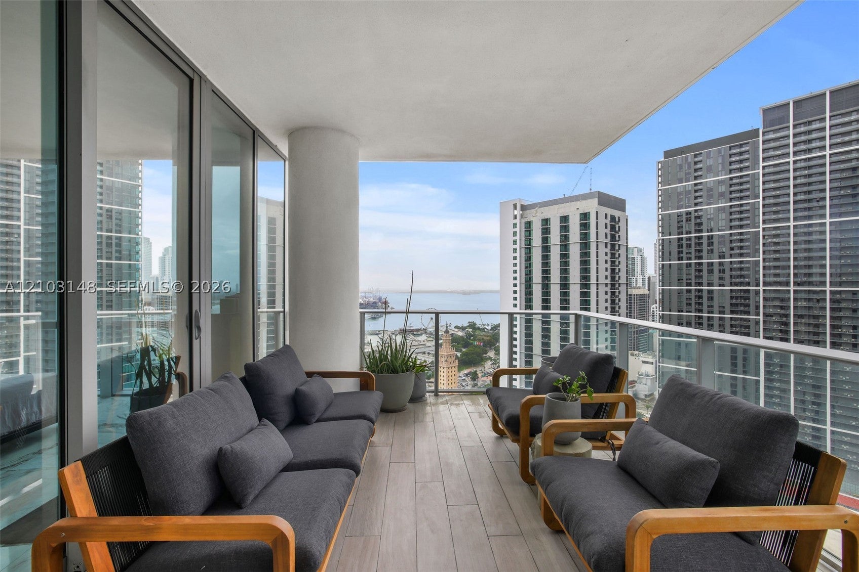 View photos, virtual tours, details... 851 NE 1st Ave 3211
