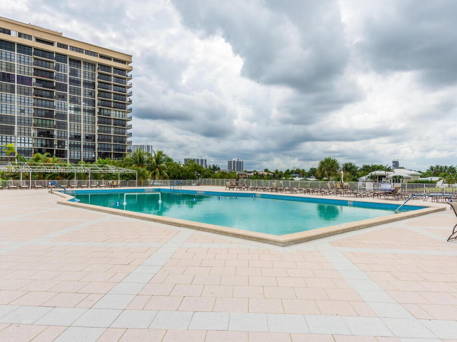 HEMISPHERES CONDO - Residential Lease