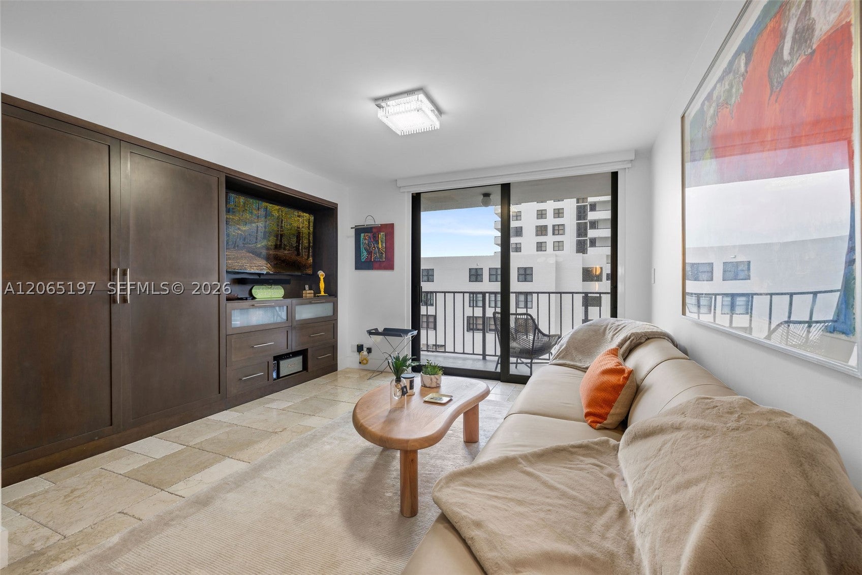 2625 Collins Ave 402