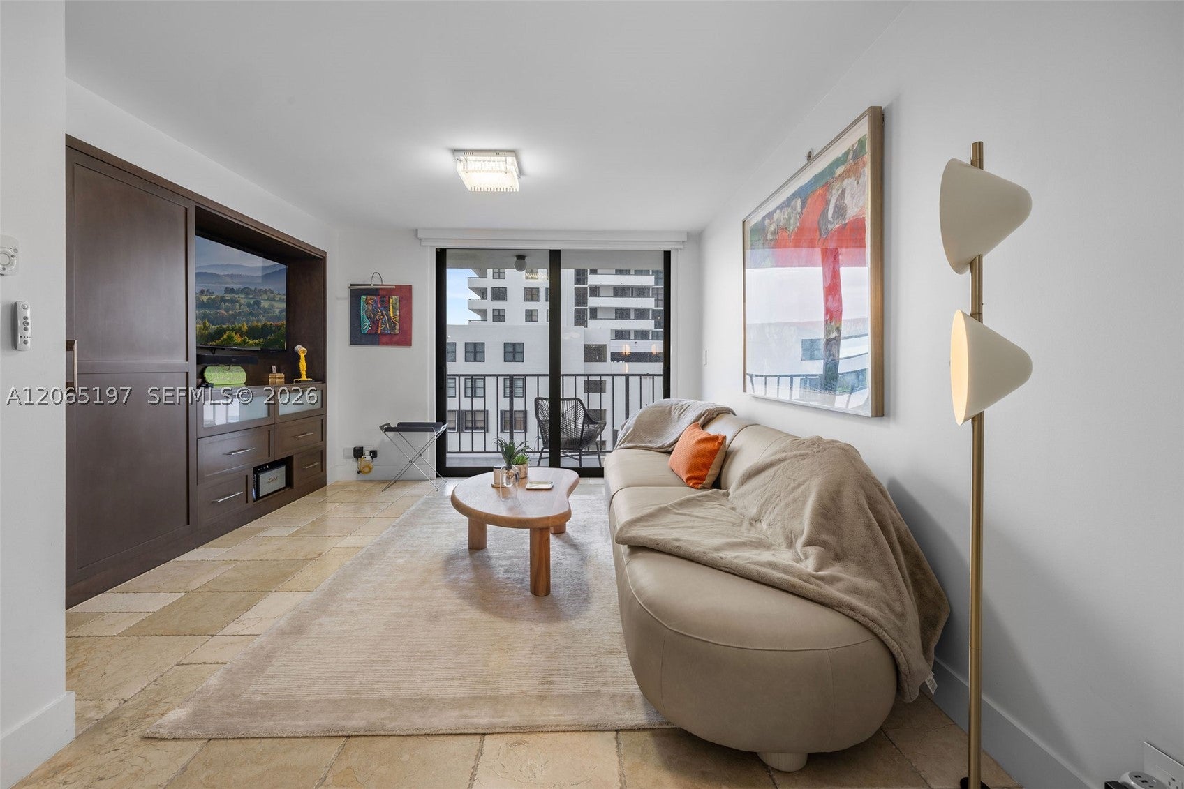 2625 Collins Ave 402
