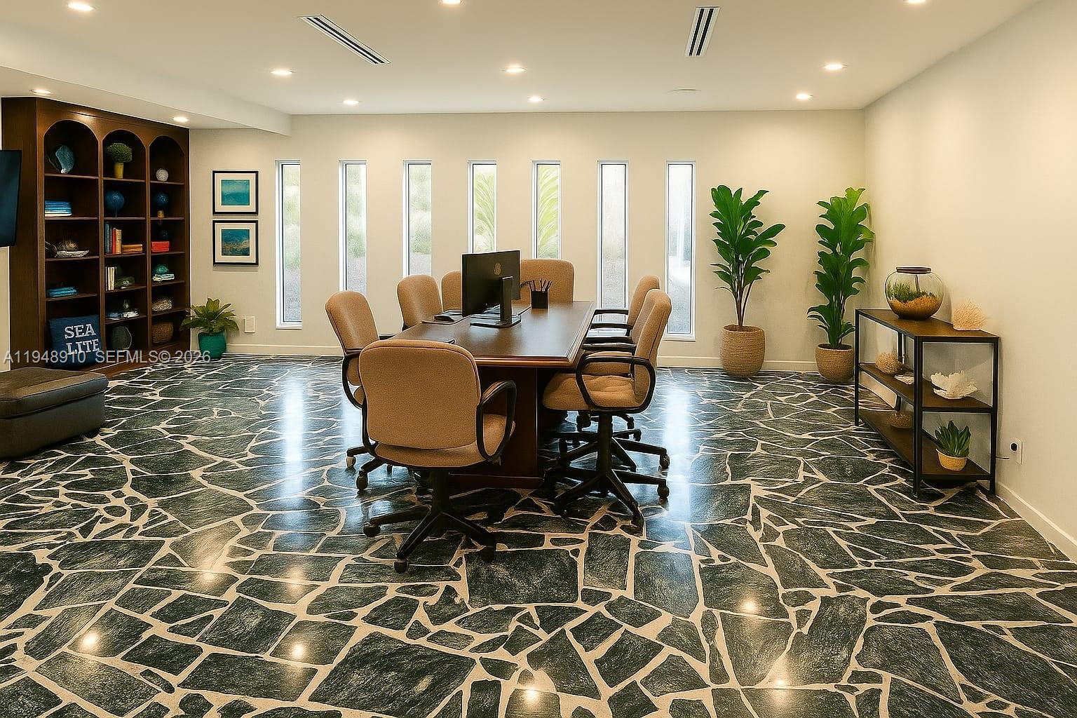 HOLLYWOOD GOLF ESTATES SE - Residential