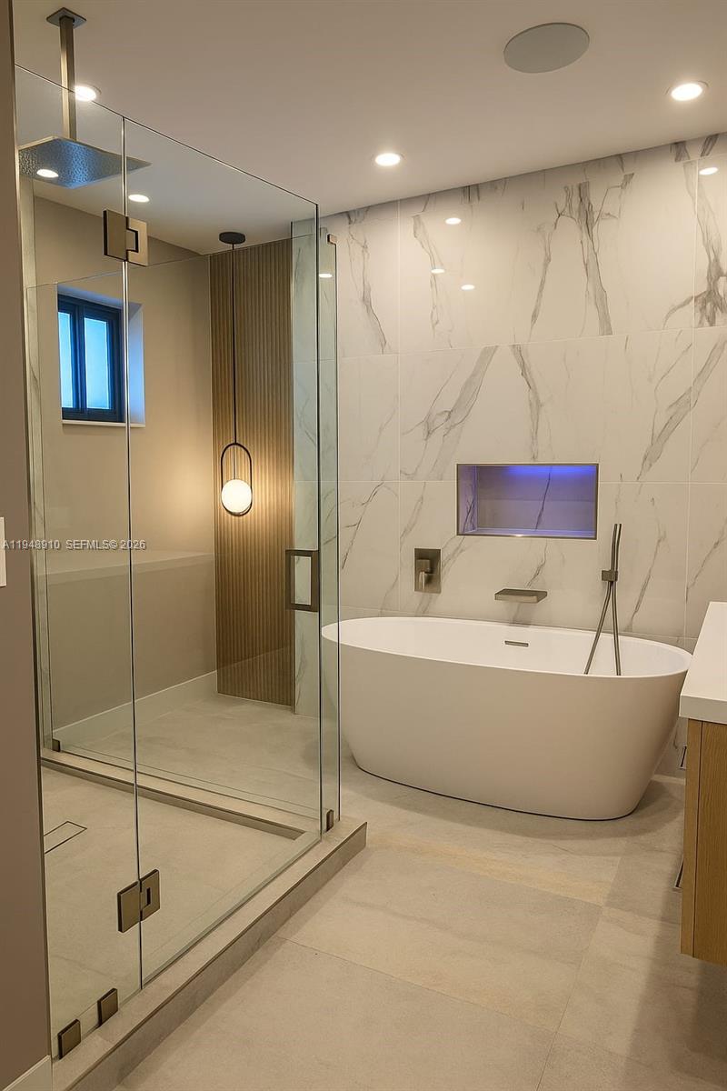 HOLLYWOOD GOLF ESTATES SE - Residential