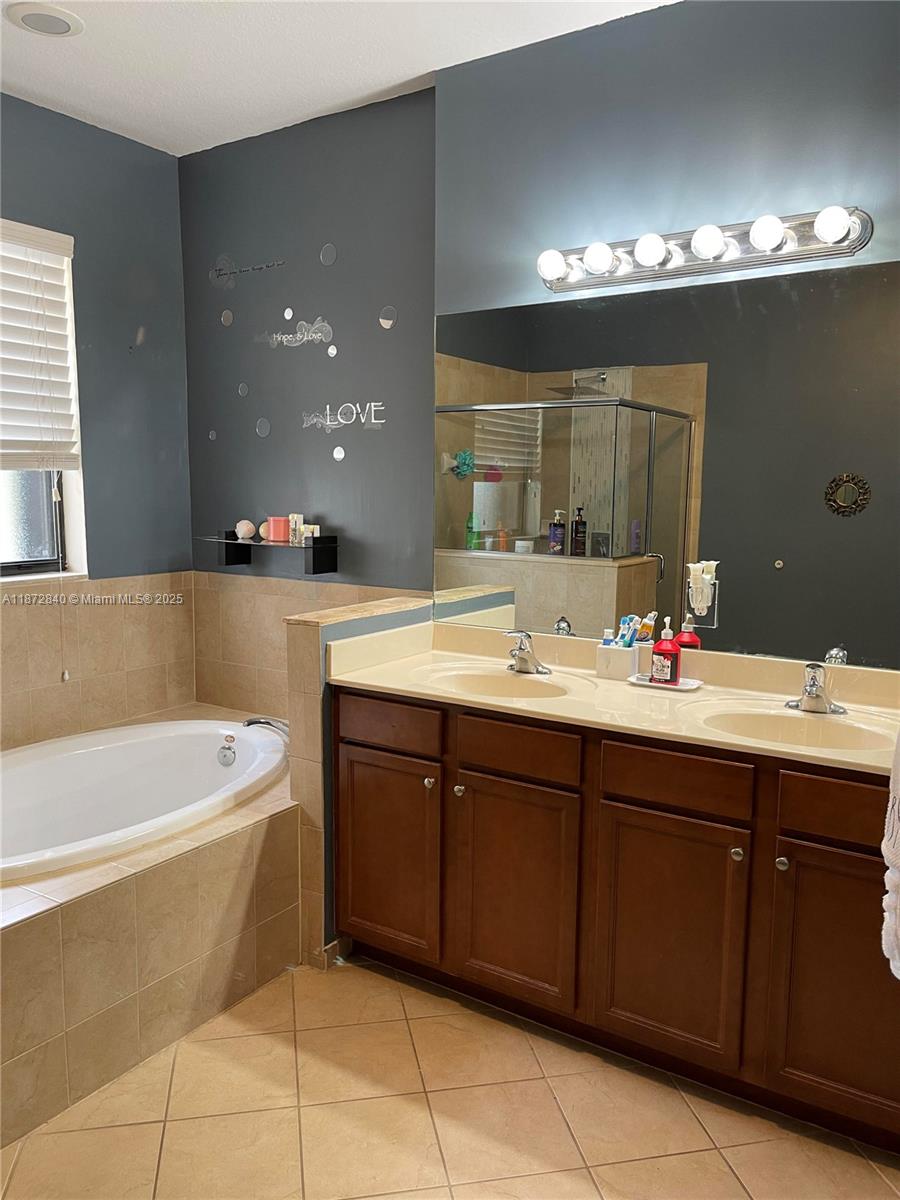 SILVER PALM EAST SEC TWO - Residential