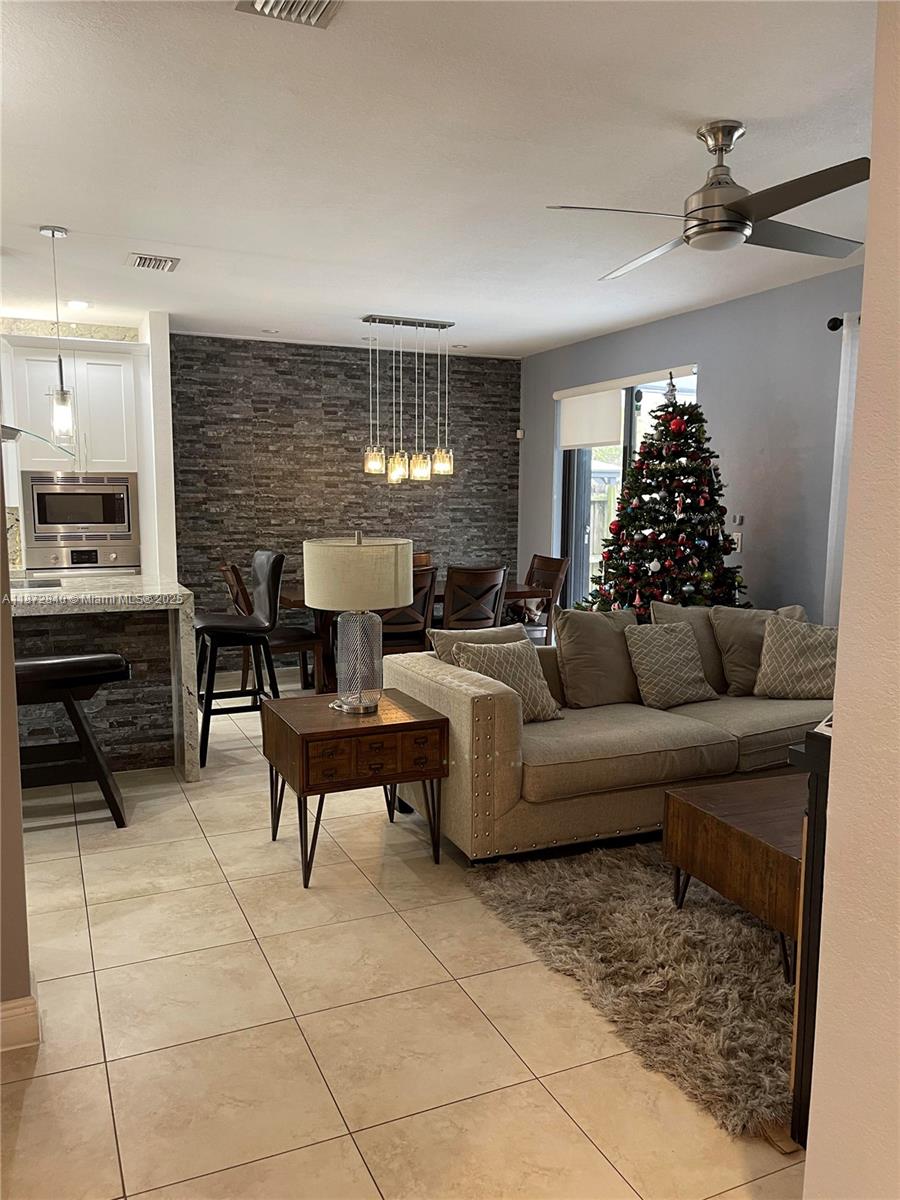 SILVER PALM EAST SEC TWO - Residential