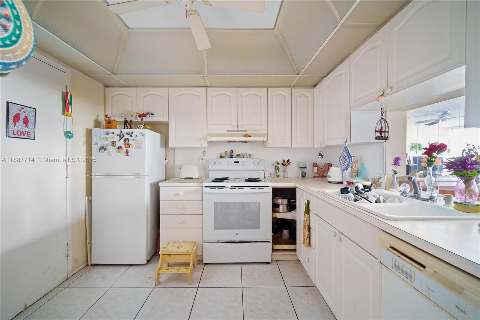 EAST POINT TOWERS CONDO - Residential