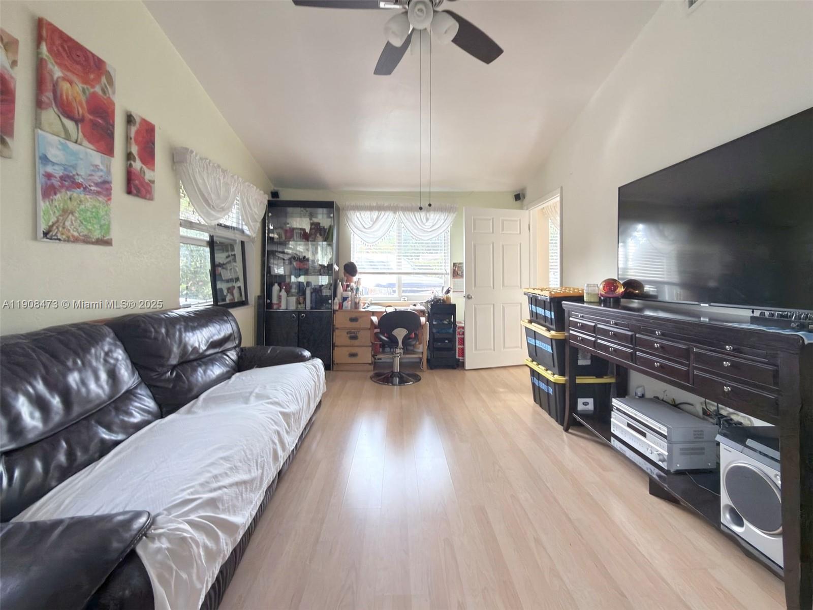 KENDALL ESTATES - Residential