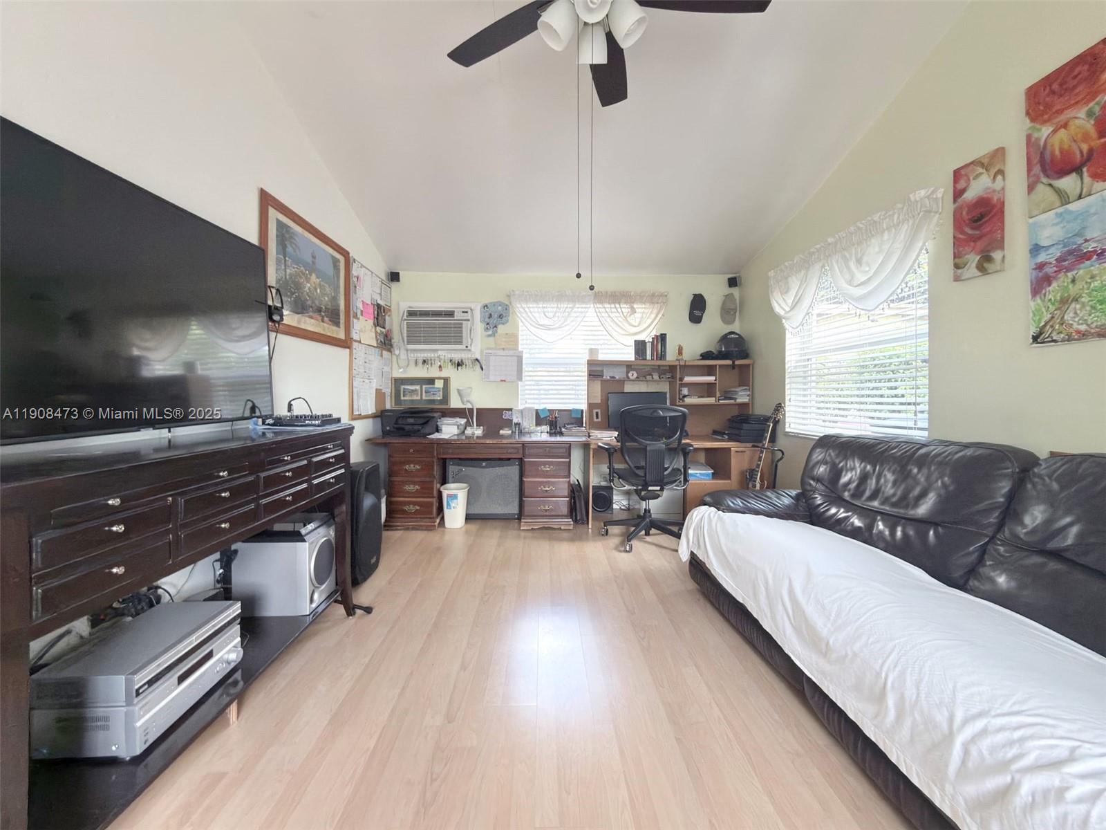 KENDALL ESTATES - Residential