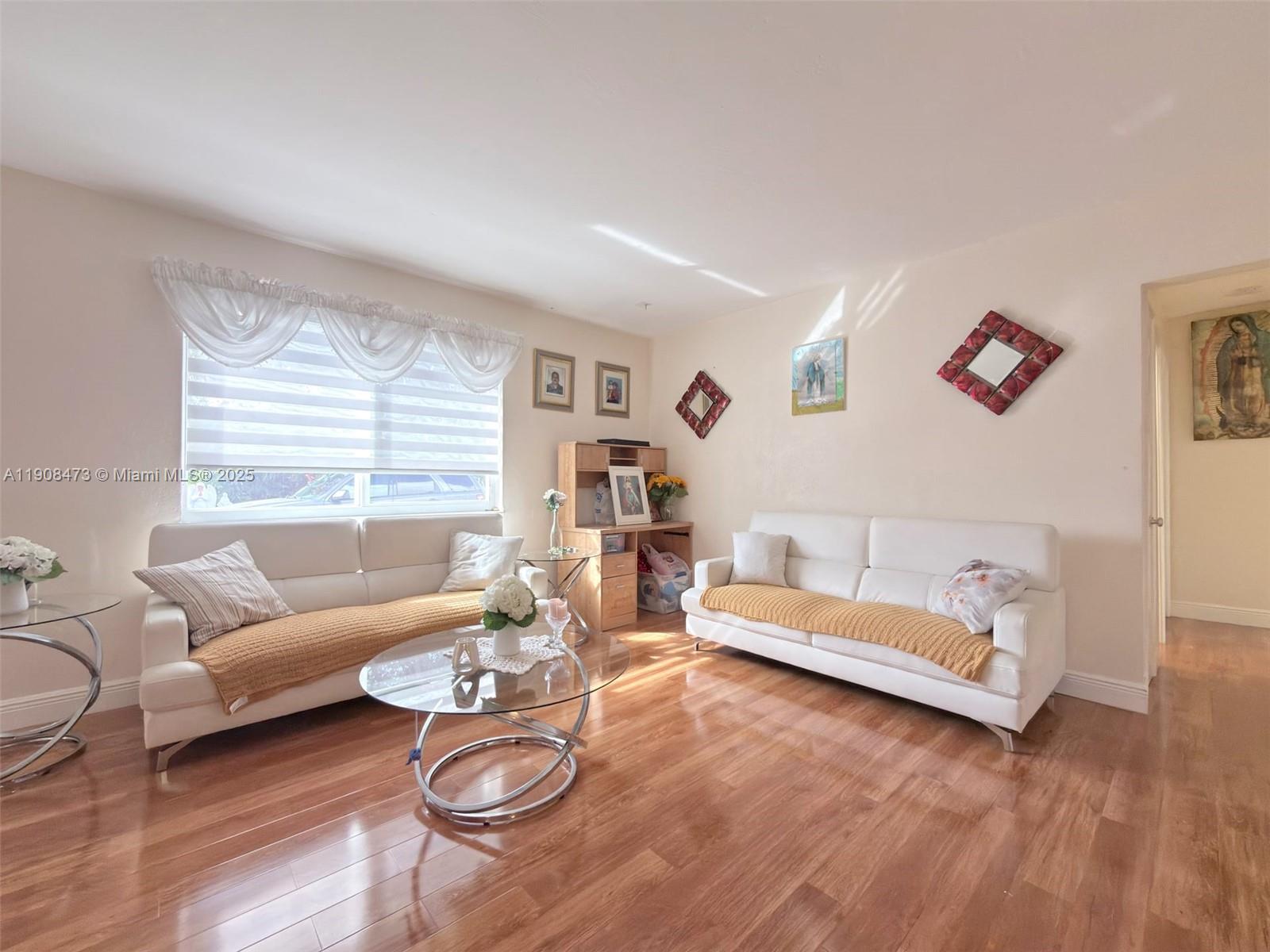 KENDALL ESTATES - Residential