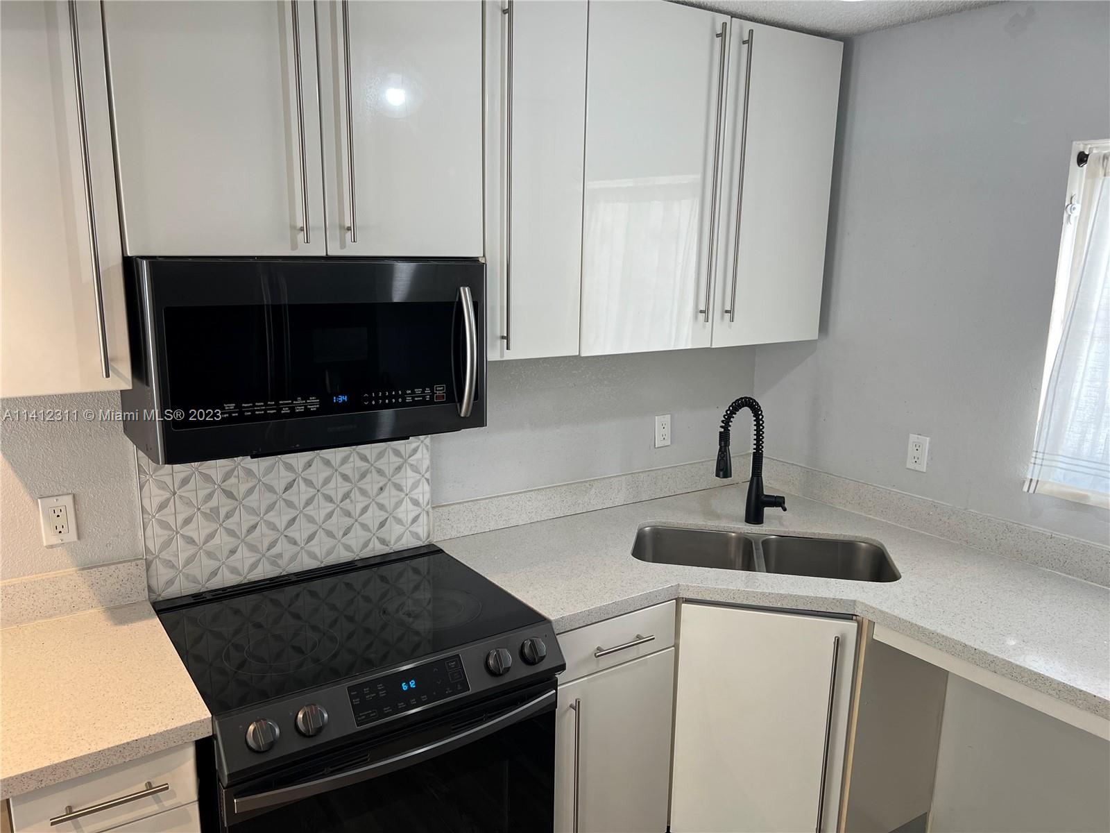 EL GRECO CONDO - Residential Lease