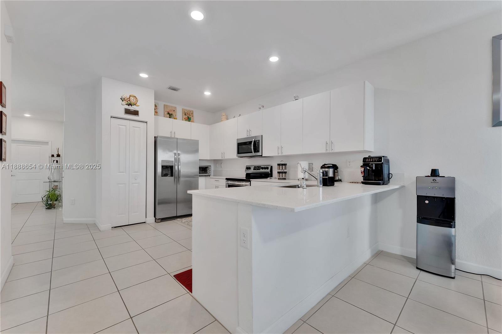 KENDALL ASSEMBLAGE SOUTH - Residential