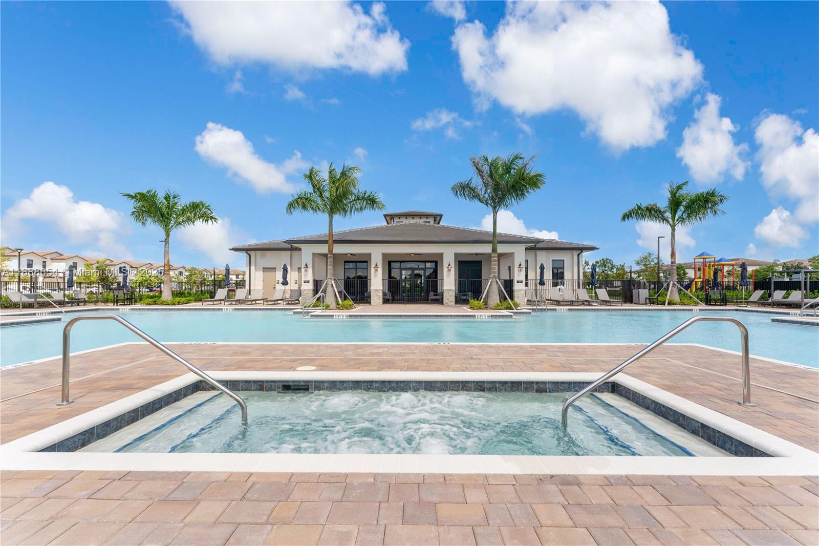 KENDALL ASSEMBLAGE SOUTH - Residential