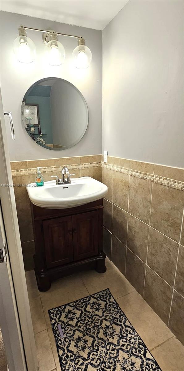 JASMINE AT THE HAMMOCKS 1 - Residential