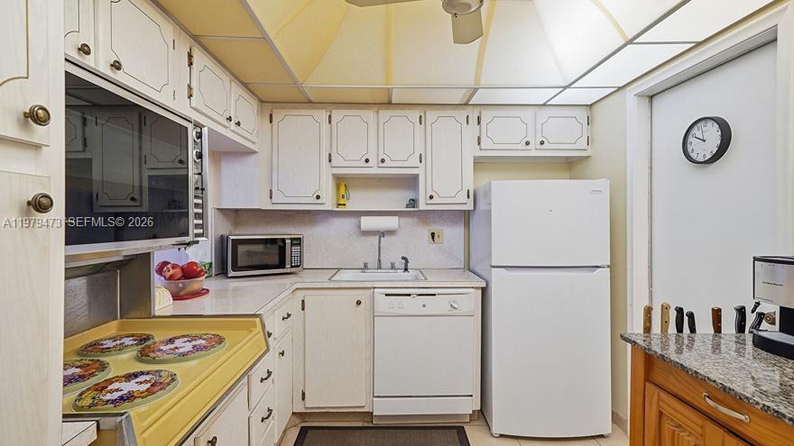 IMPERIAL TOWERS CONDO - Residential