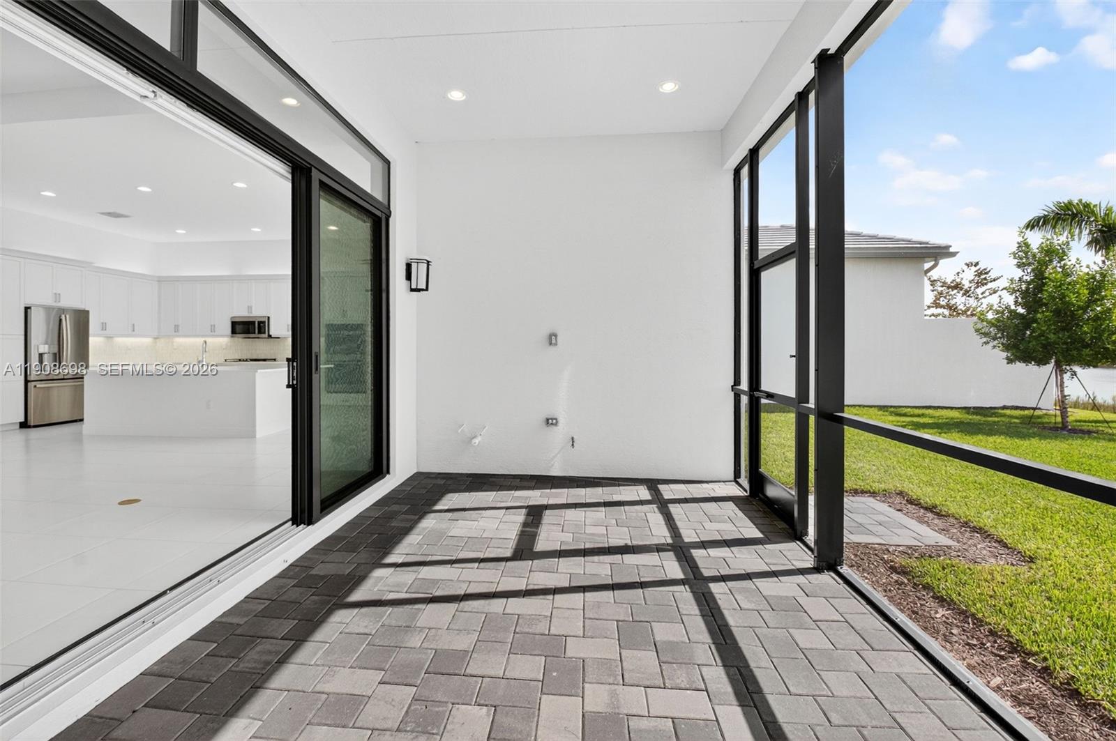 VALENCIA GRAND - Residential