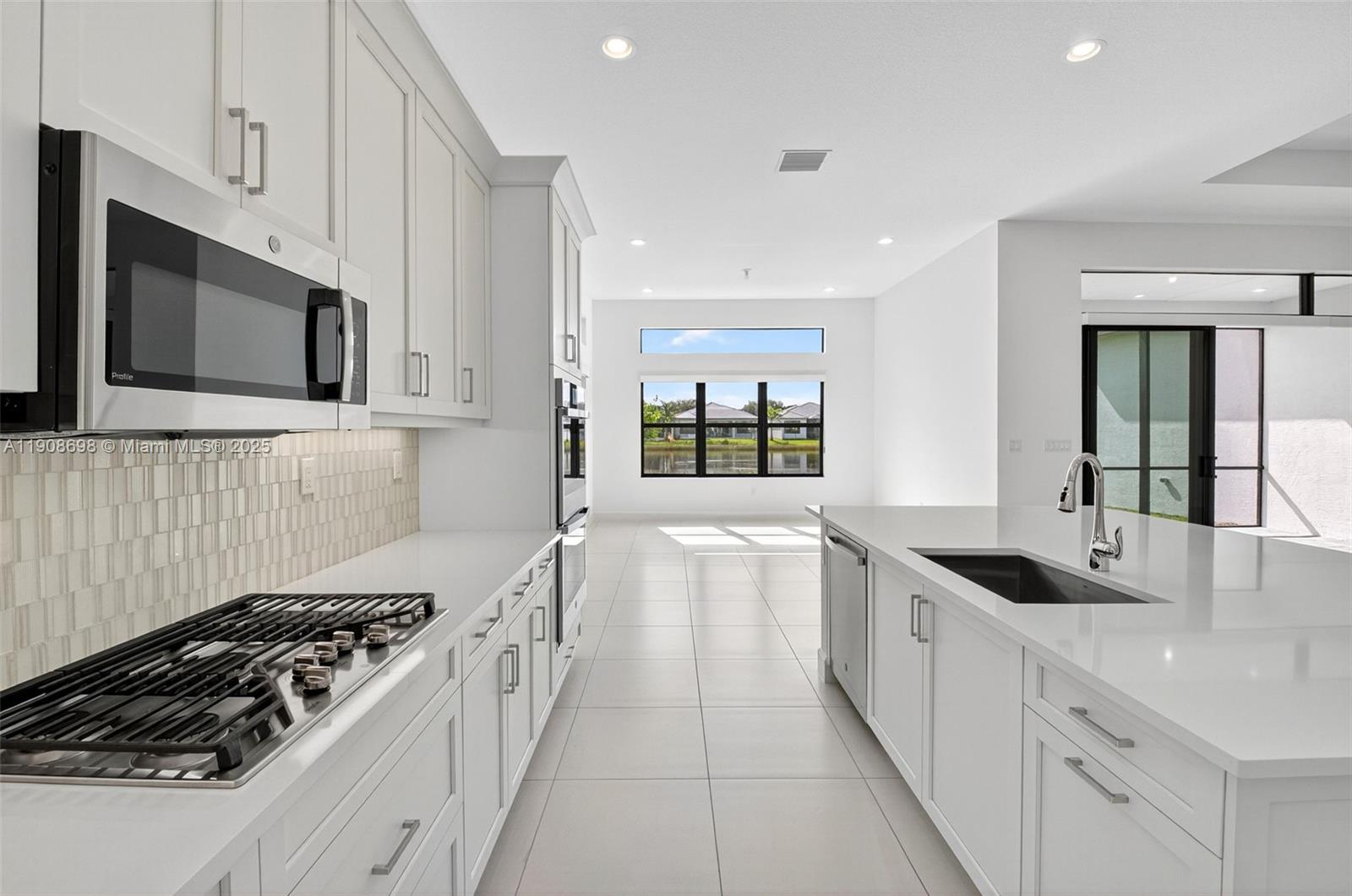 VALENCIA GRAND - Residential