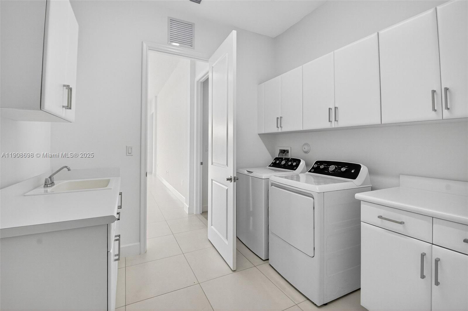 VALENCIA GRAND - Residential