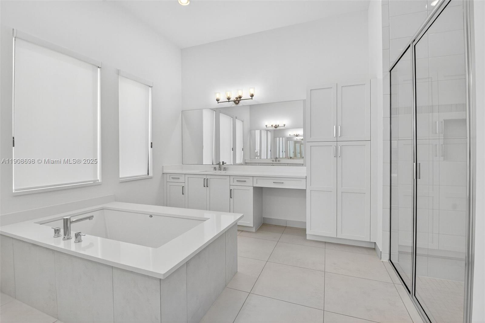 VALENCIA GRAND - Residential