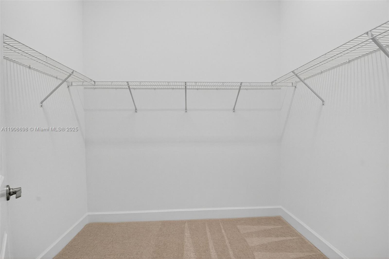 VALENCIA GRAND - Residential