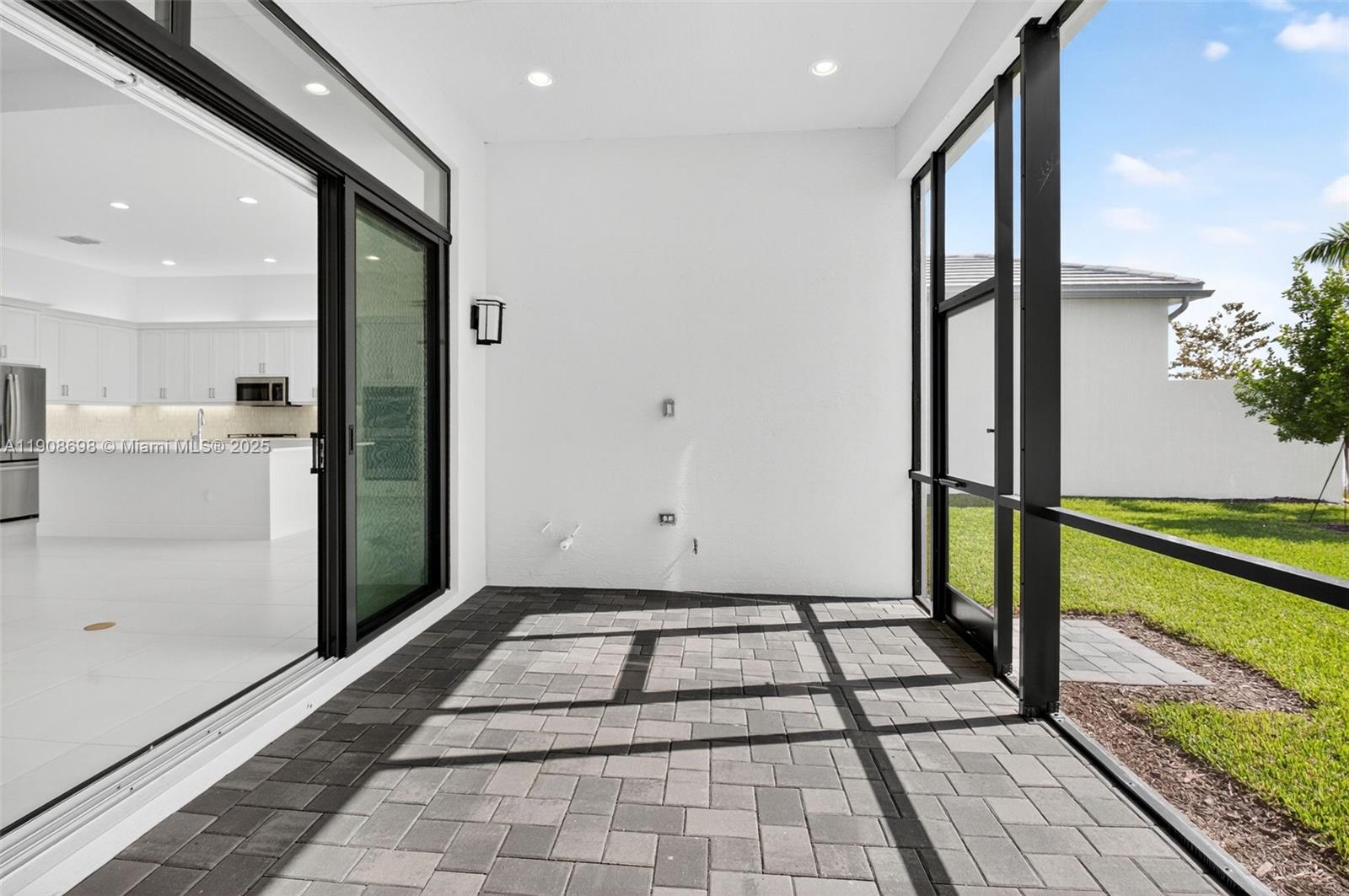 VALENCIA GRAND - Residential