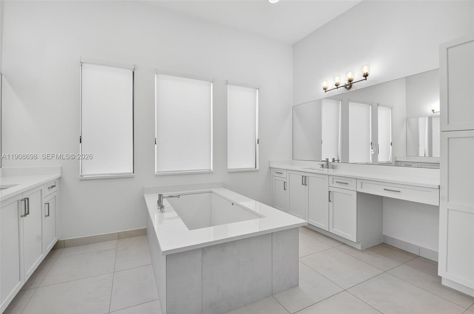 VALENCIA GRAND - Residential