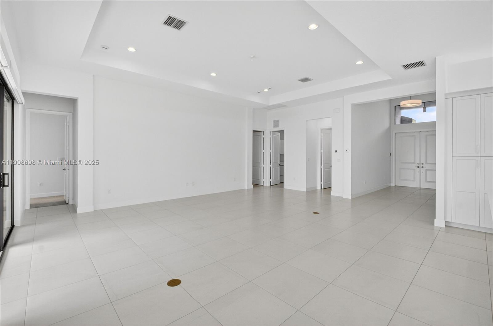 VALENCIA GRAND - Residential