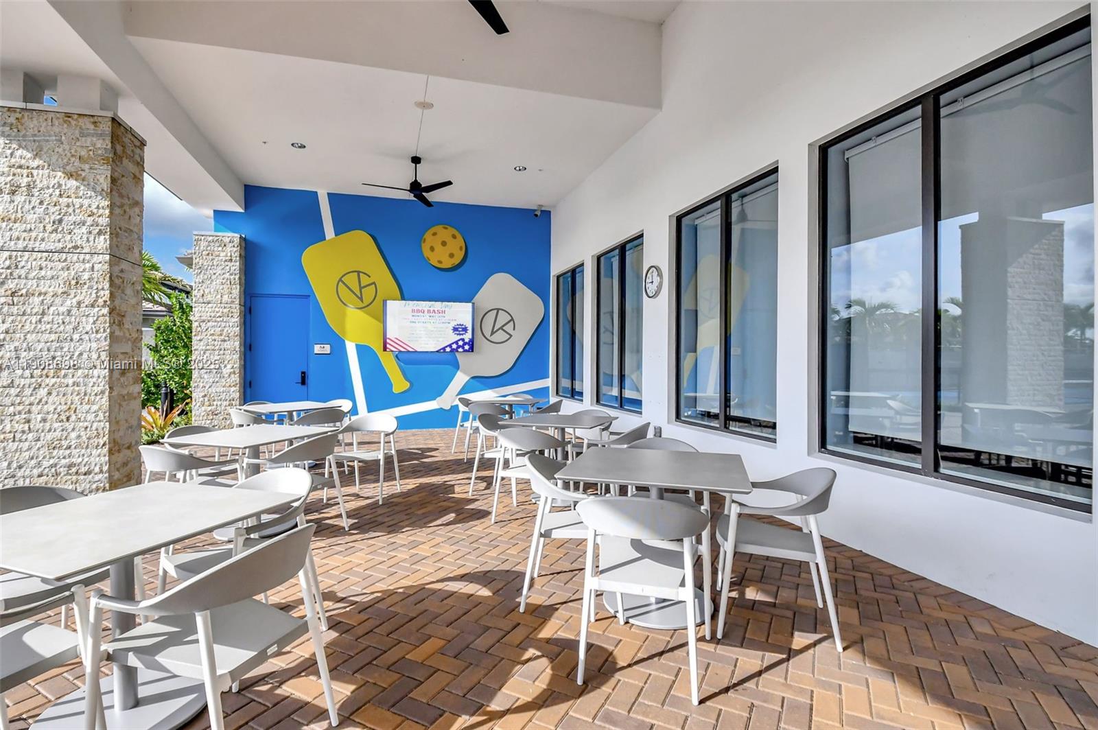 VALENCIA GRAND - Residential