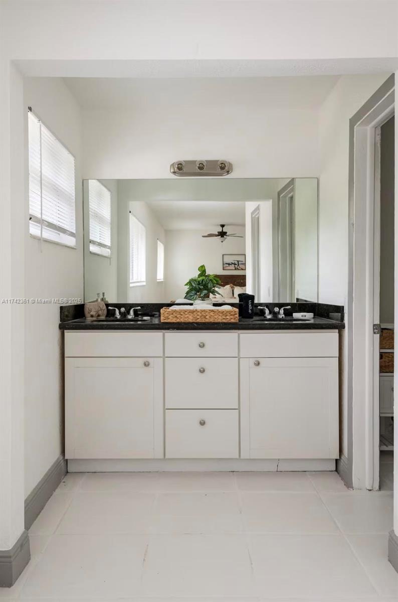 LIBERIA - Residential