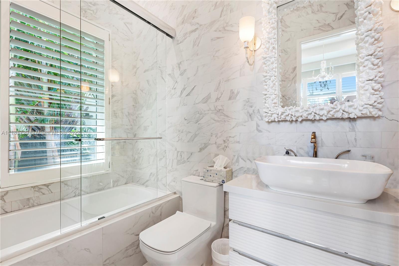 BAY HARBOR ISLAND - Residential