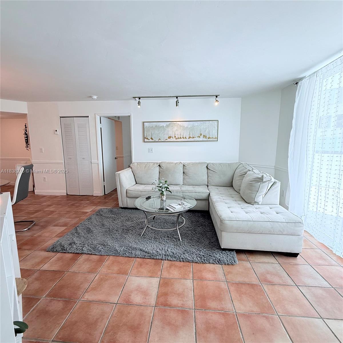 5880 Collins Ave 303