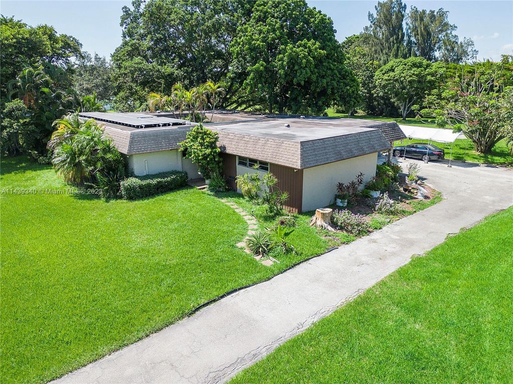 Photo of 18201 SW 50th Ct, Southwest Ranches, FL 33331 (MLS # A11439340)