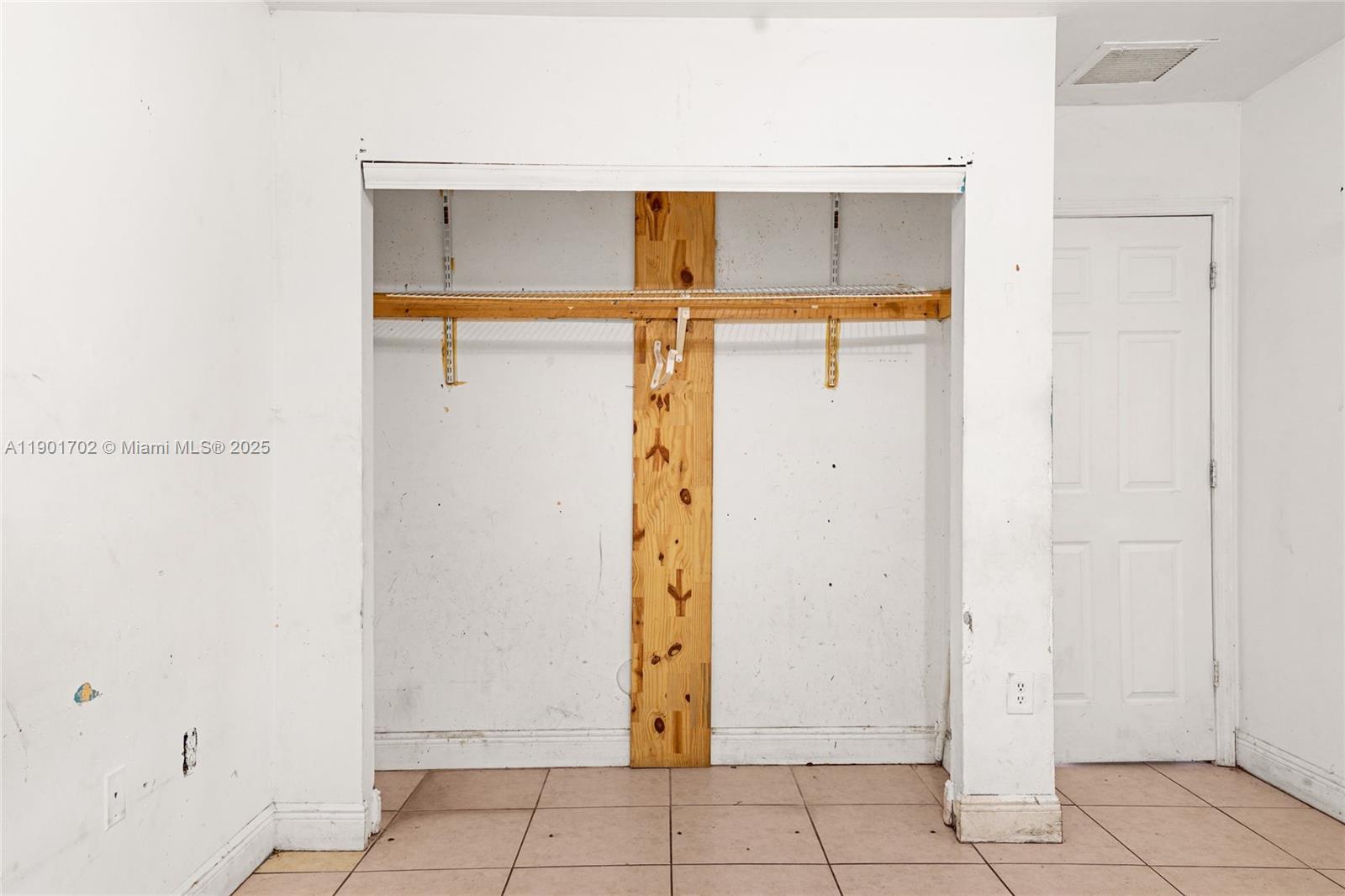 HIALEAH HEIGHTS - Residential