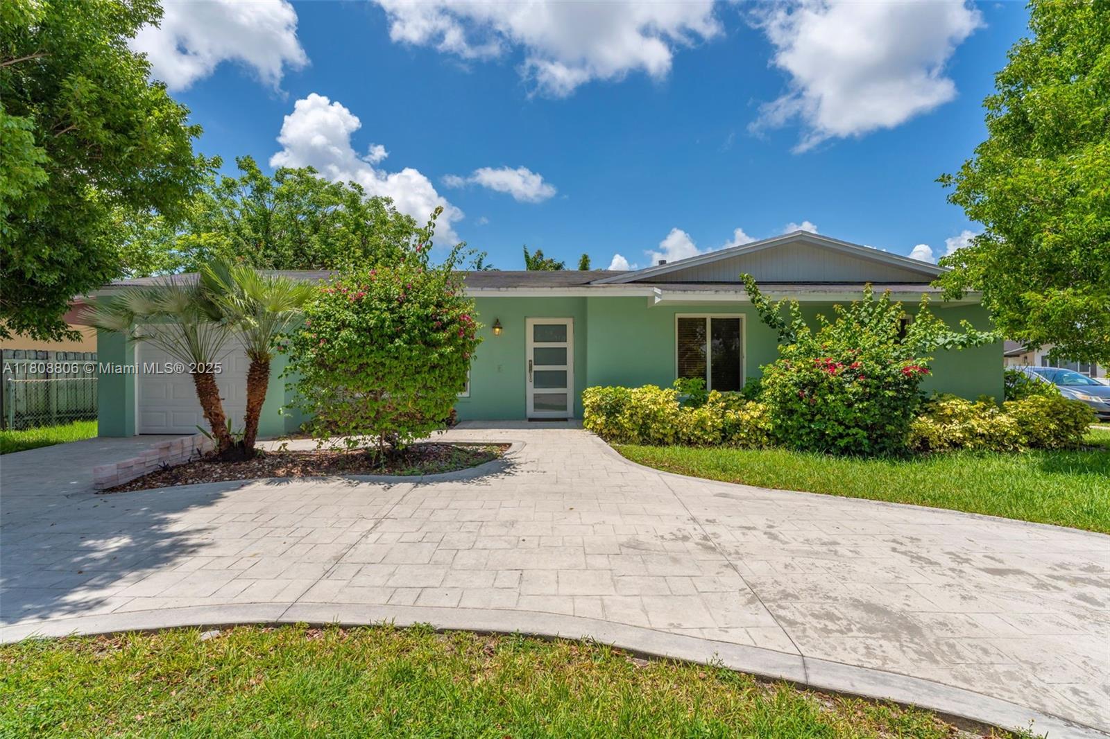 Rental Property at 12520 Sw 106th St, Miami, Broward County, Florida - Bedrooms: 3 
Bathrooms: 2  - $3,350 MO.