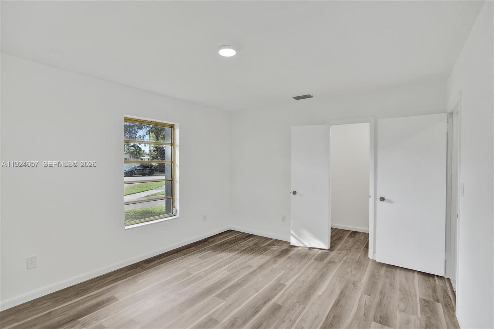 ENCHANTED LAKE SEC 4 - Residential