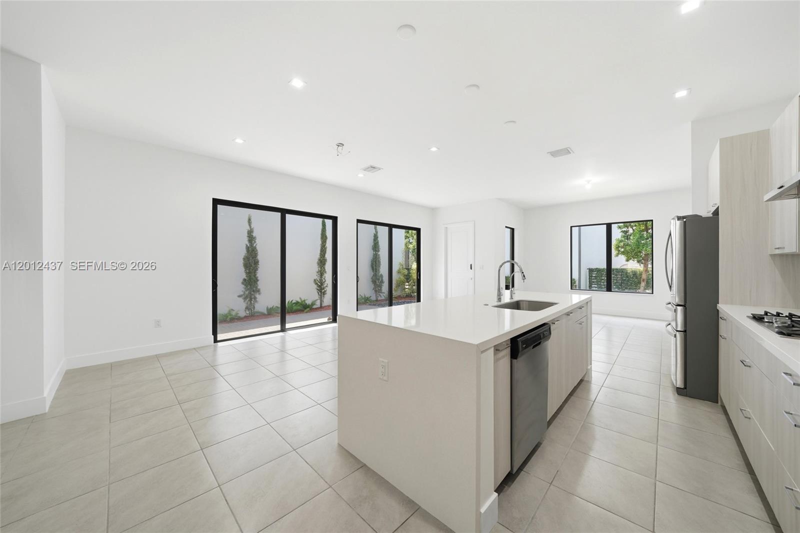 CANARIAS EAST - Residential