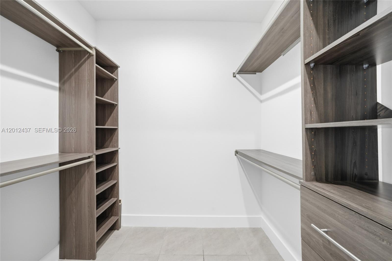 CANARIAS EAST - Residential