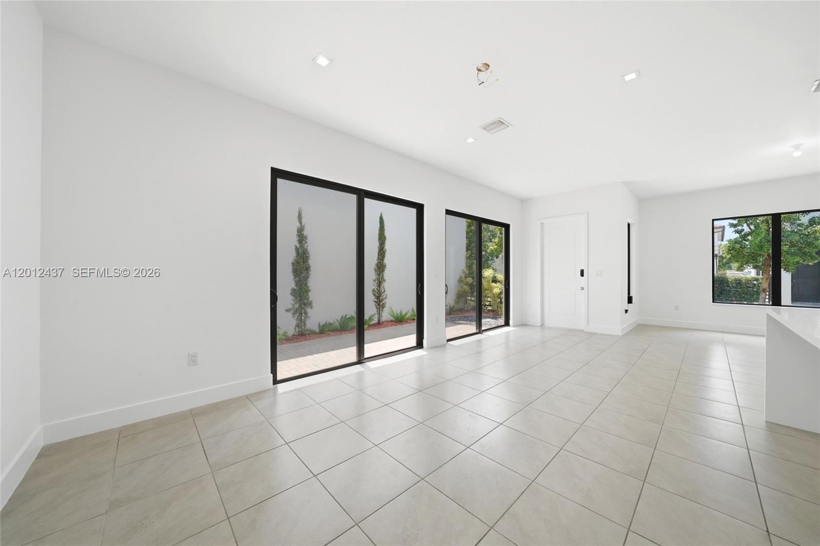 CANARIAS EAST - Residential