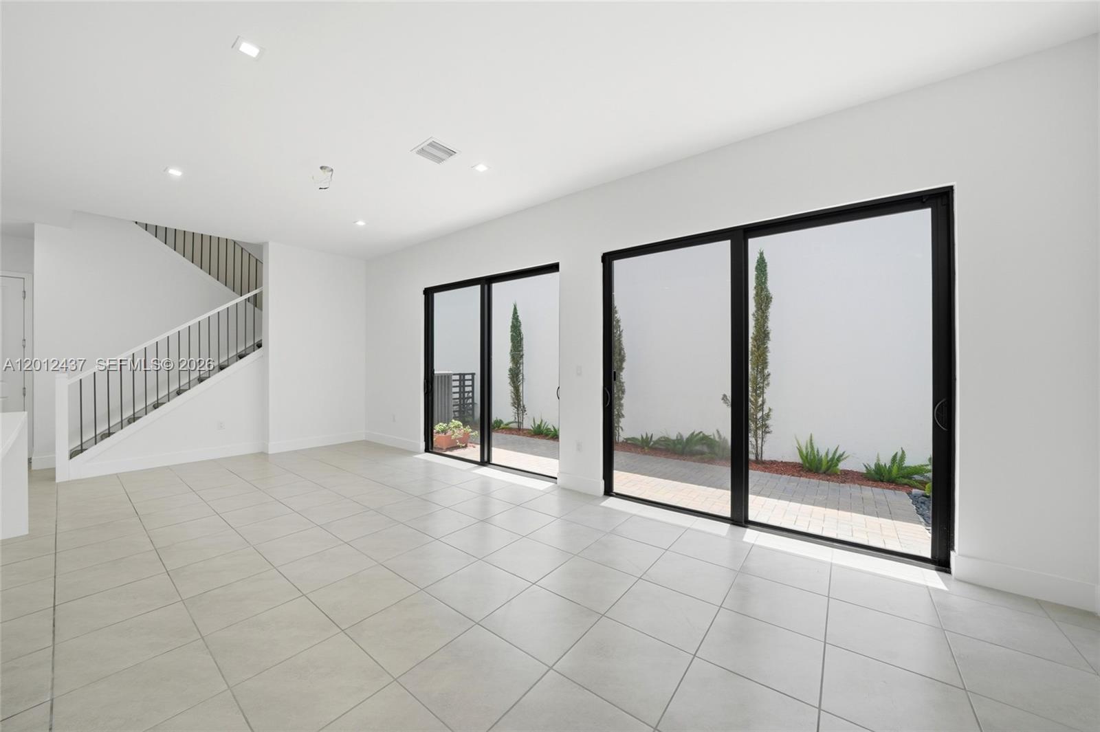 CANARIAS EAST - Residential