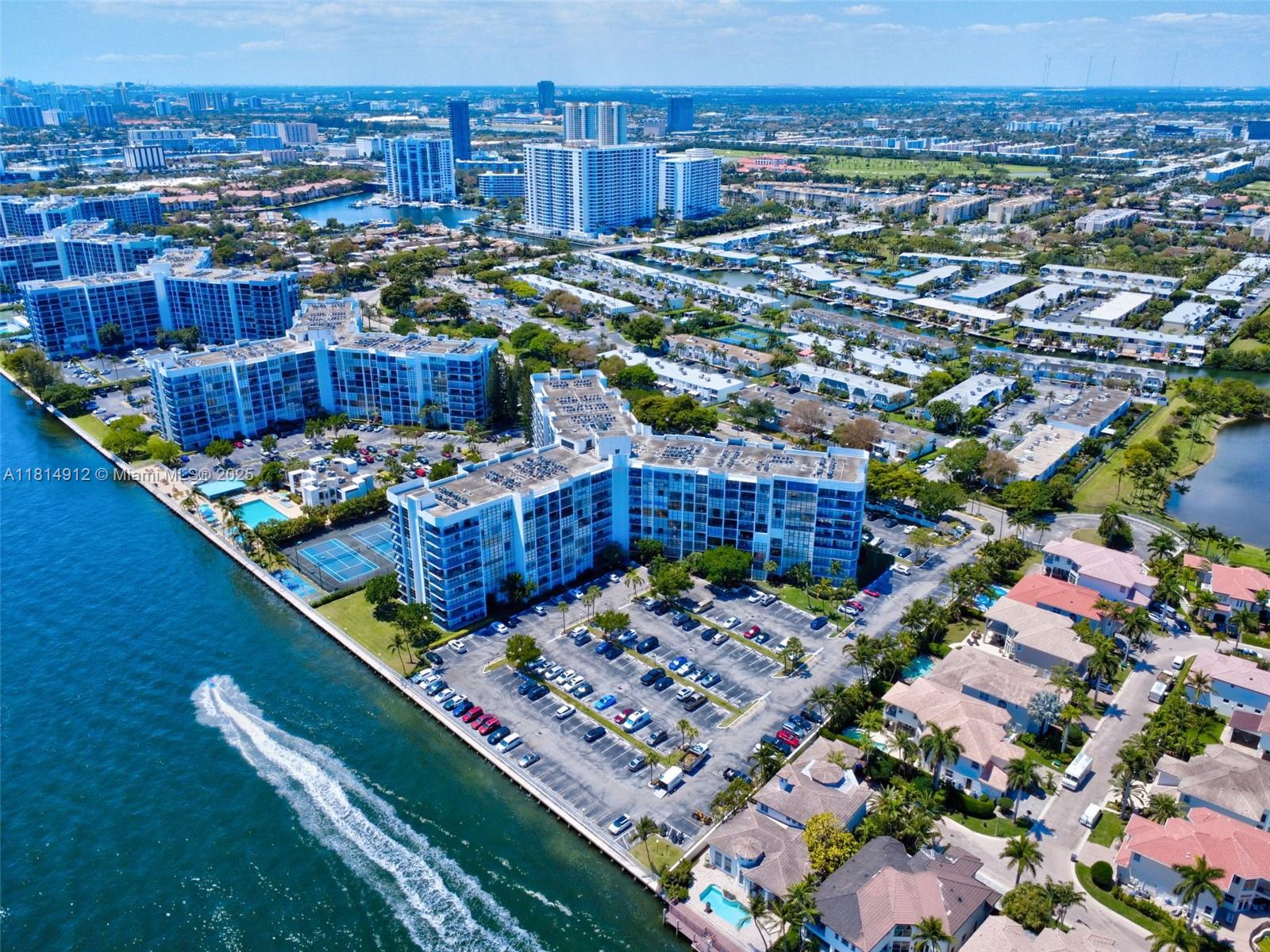 OCEANVIEW PARK CONDO - Residential