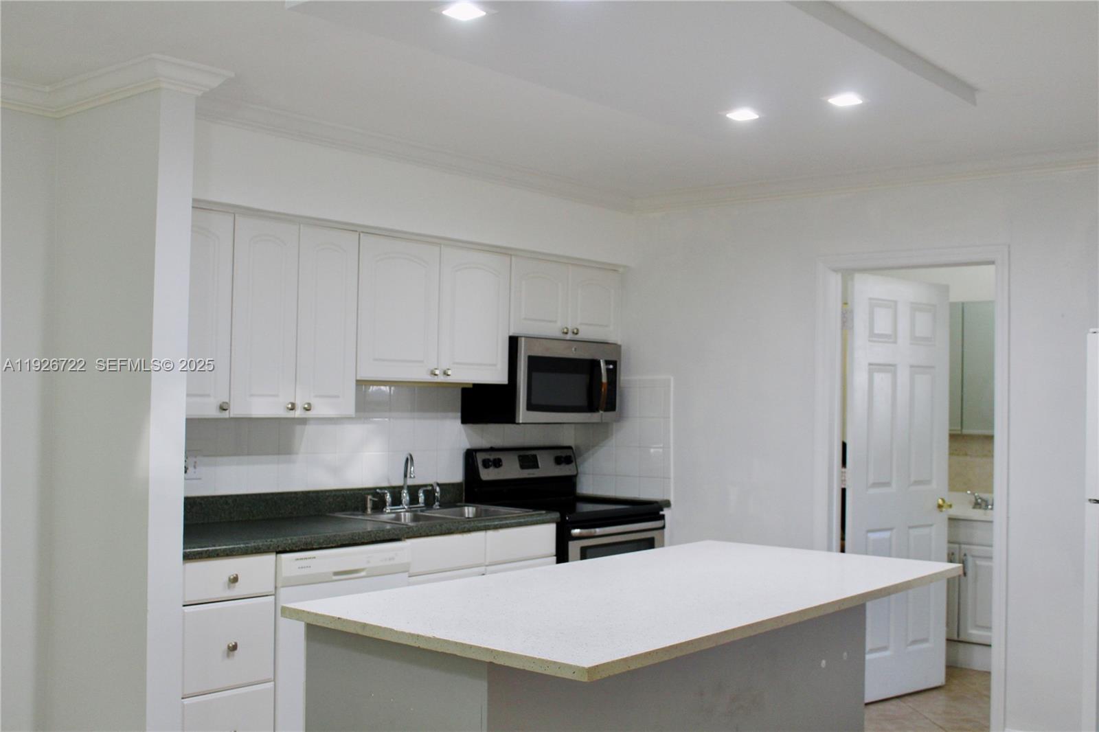 FT LAUDERDALE LAND & DEV - Residential Lease