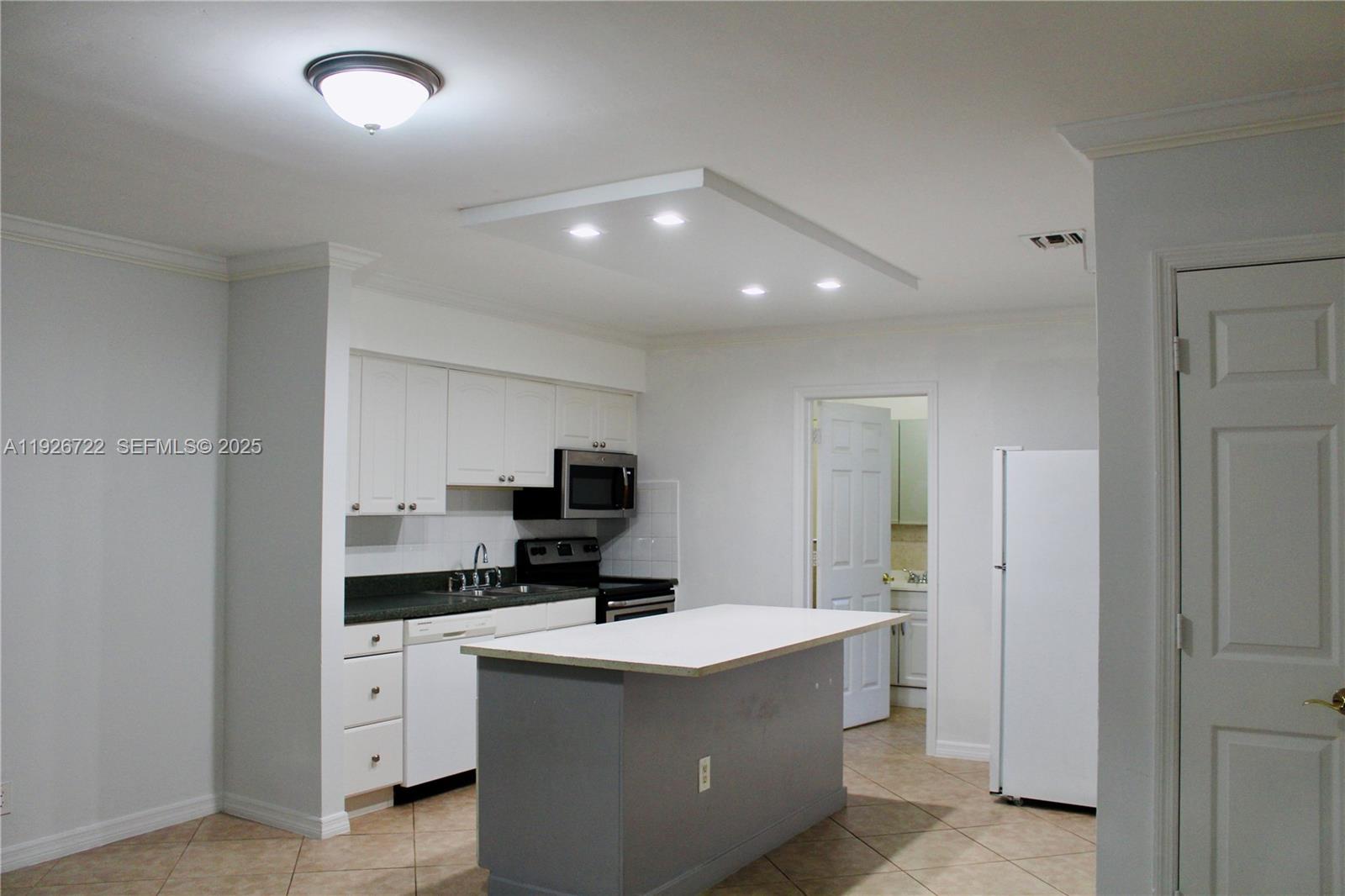 FT LAUDERDALE LAND & DEV - Residential Lease