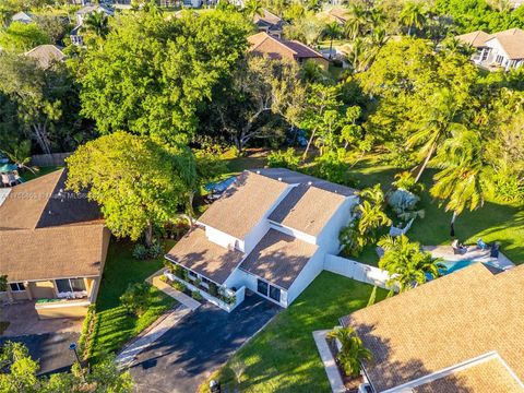 Photo of 8211 SW 39th Ct, Davie, FL 33328 (MLS # A11755853)