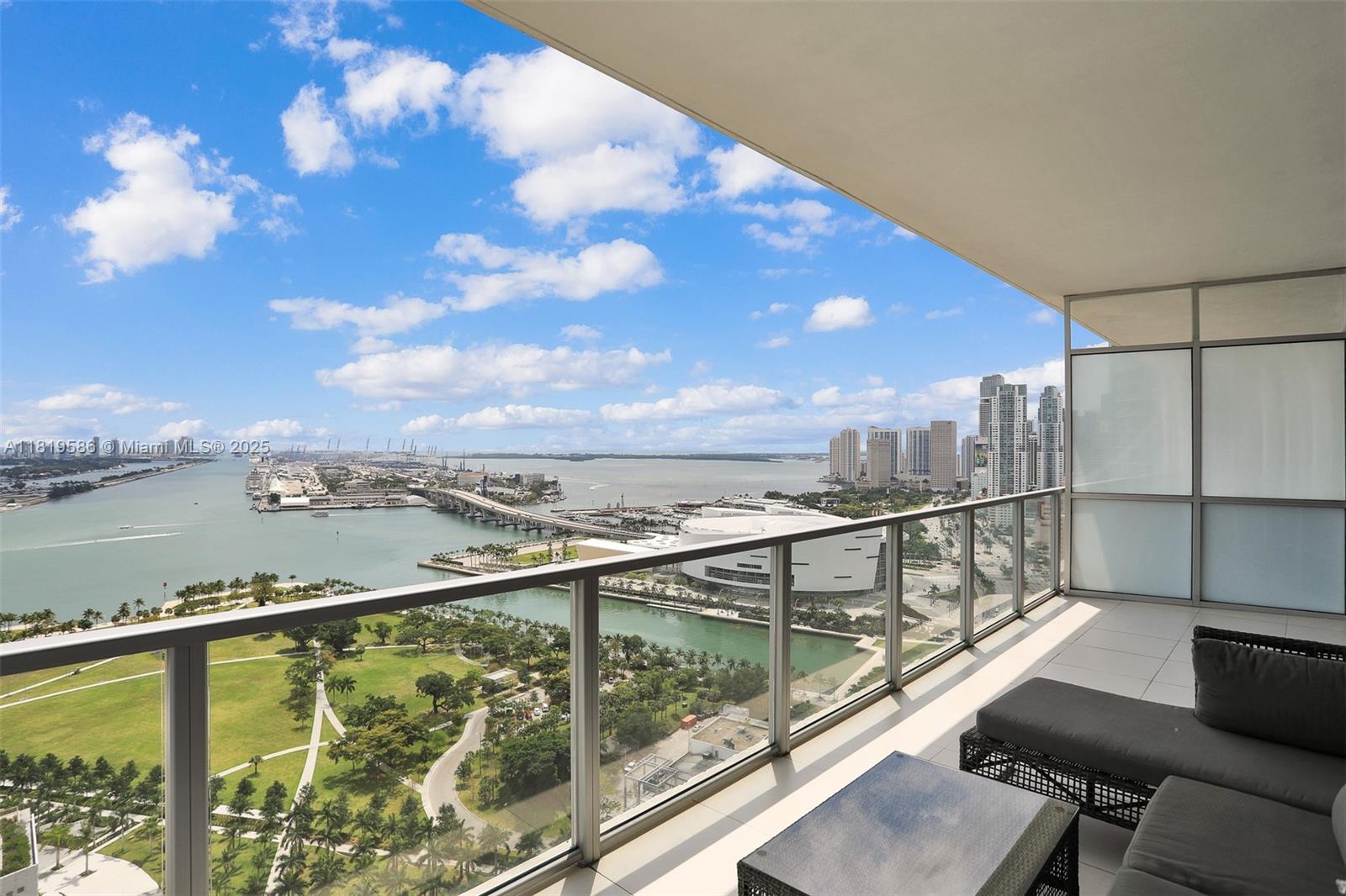 1100 Biscayne Blvd 3002, Miami, Broward County, Florida - 2 Bedrooms  
3 Bathrooms - 