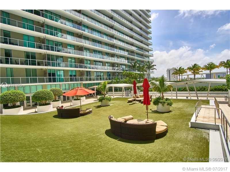 AMAZING AND SPACIOUS 2/2 CORNER UNIT WITH A WRAP AROUND BALCONY WITH CITY VIEW. NEW PORCELAIN FLOORS. FLOOR TO CEILING WINDOWS, MODERN KITCHEN, STAINLESS STEEL APPLIANCES AND GRANITE COUNTER TOPS, EXCELLENT LOCATION IN THE HEART OF BRICKELL