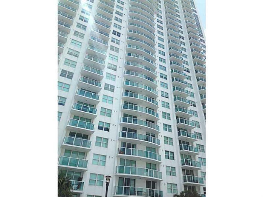 GREAT SPACIOUS UNIT (1,117 SQ FT) HIGH CEILINGS GREAT CORNER UNIT IN BRICKELL'S BEST LOCATION, MARMOL FLOORS, NEW KITCHEN W/WHITE QUARTZ COUNTER TOP, NEW APPLIANCES STAINLESS STEEL, 2 BALCONIES, WALK IN CLOSETS, FLOOR TO CEILING WINDOWS WITH BLINDS, EXCEL LENT LAYOUT. EXCELLENT AMENITIES INCLUDE 5 FLOOR SPA, 2 HEATED POOLS, CLUB ROOM AND MUCH MORE. THIS BUILDING OFFERS CABLE AND INTERNET WITH HOA FEE, EASY TO SHOW!