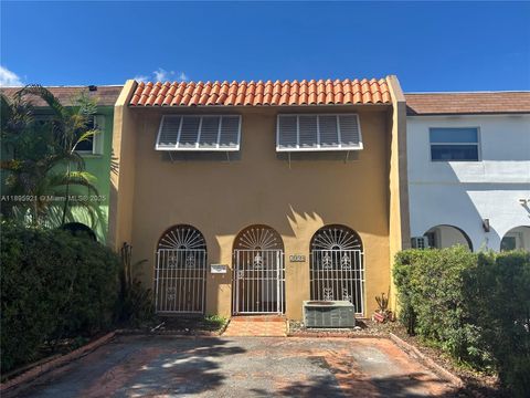 7090 W 2nd Ct Hialeah FL 33014
