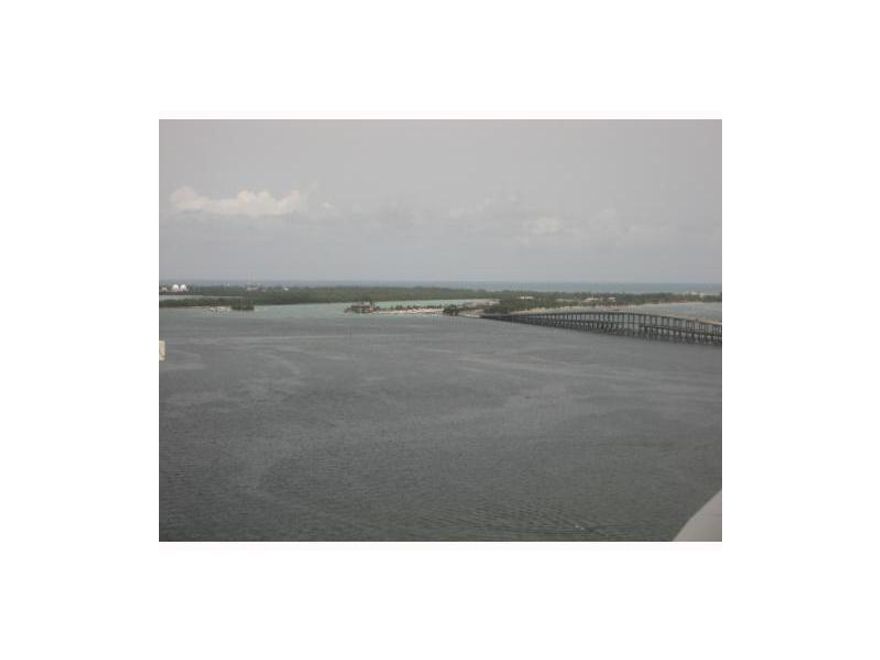 24th floor unit with a great view of bay from balcony. Carpet and ceramic floors, european style kitchen, granite countertop, washer and dryer in the unit. Great amenities, tennis, pool, Jacuzzi, spa, marina,convenient store .1 parking space